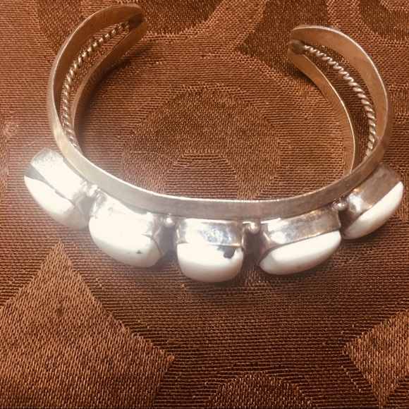 Navajo Vintage Sterling Silver Bracelet - Picture 2 of 8